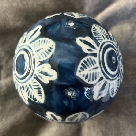 3 1/4” Blue and White Floral Decorative Ceramic Sphere - Picture 3 of 3